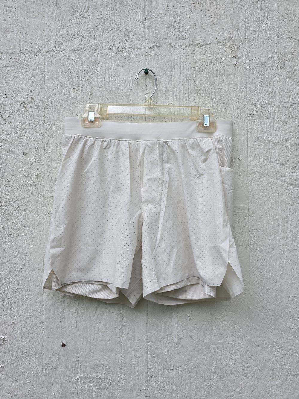 Lululemon mens Fast And Free Shorts White Medium